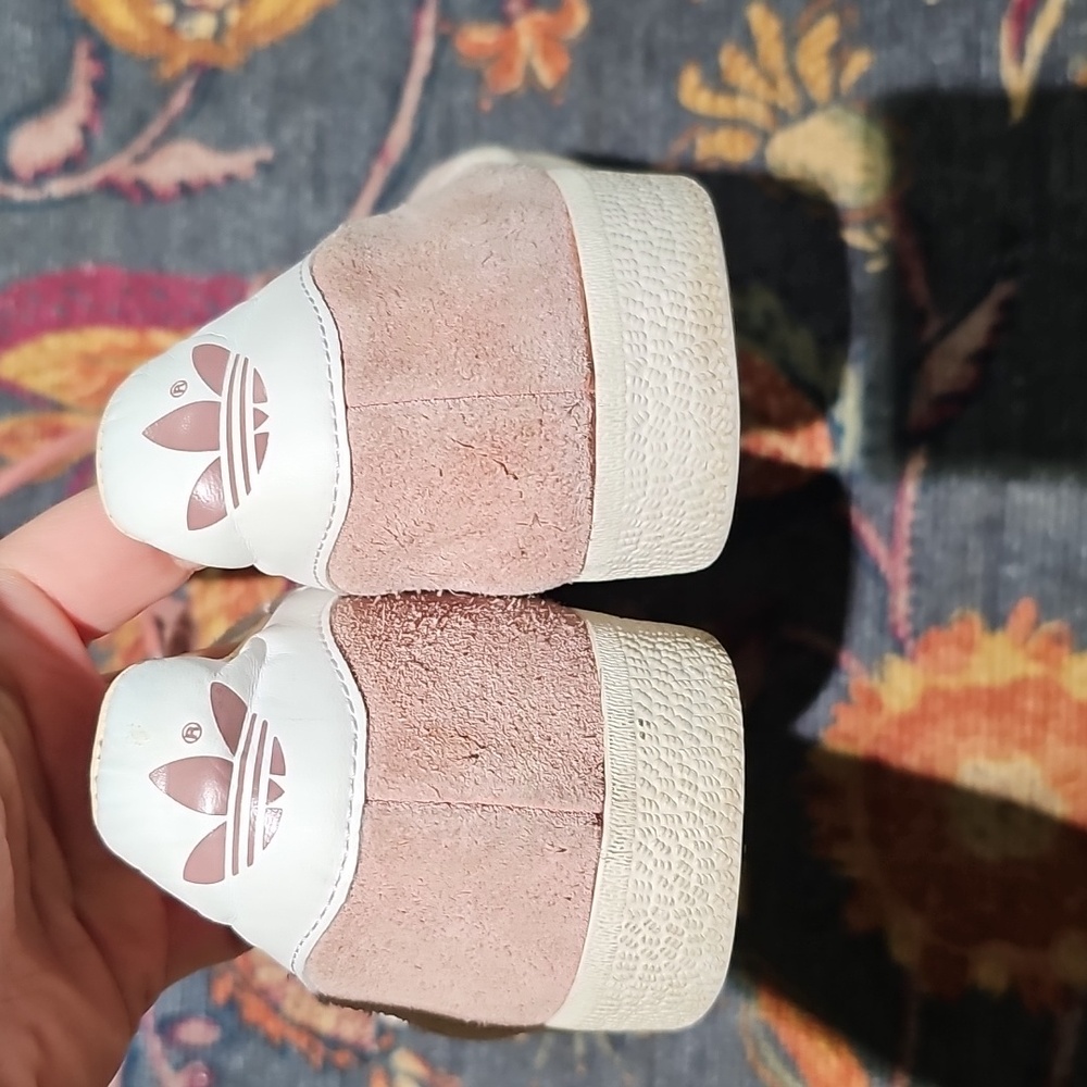 🥳 FINAL OFFER 🥳Adidas Women's Rose Suede Sneakers